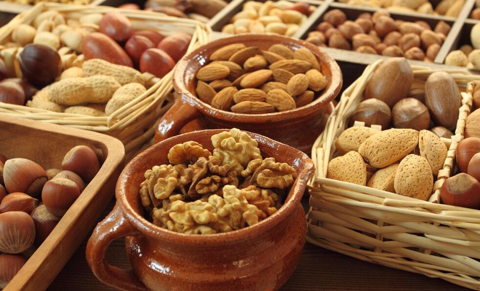 Ořechy ve stravě mužů prospějí potenci