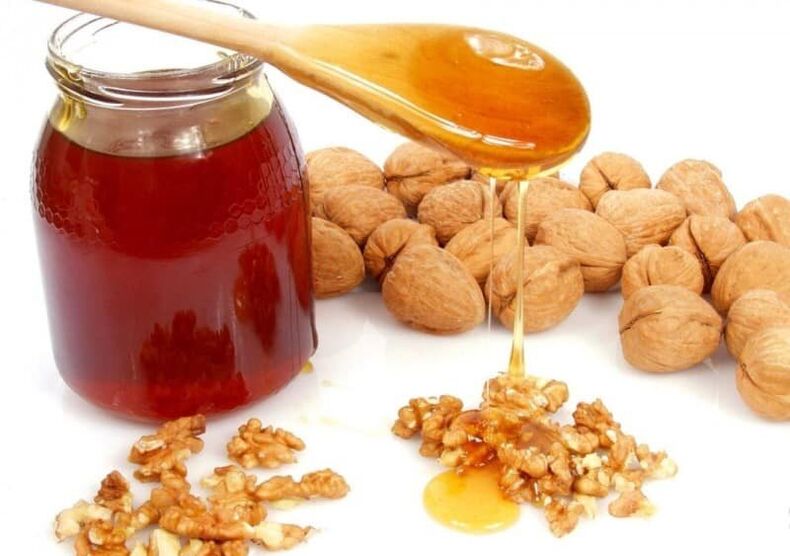 Směs medu a vlašských ořechů – jednoduchý recept, který zvyšuje potenci